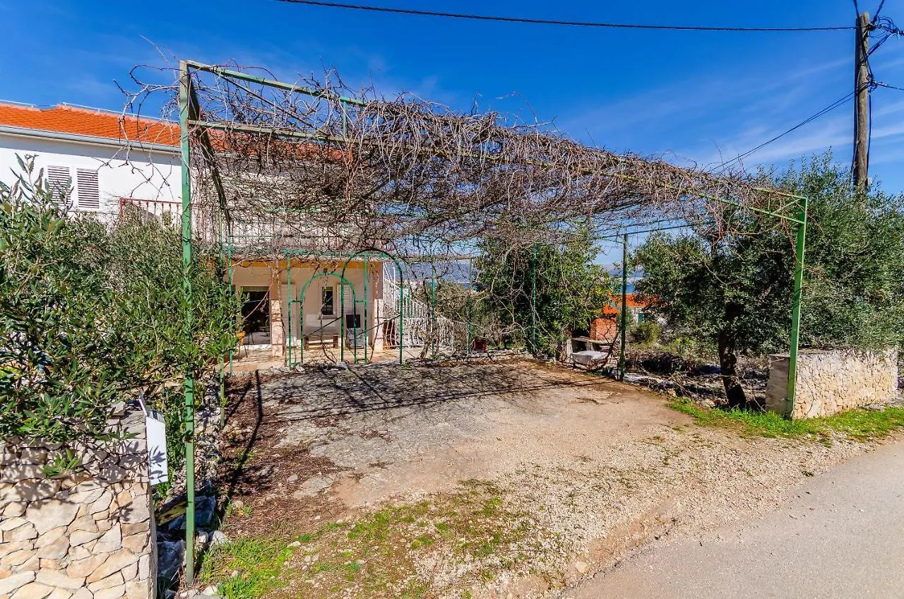 Apartments Stara Maslina Slatine Croatia