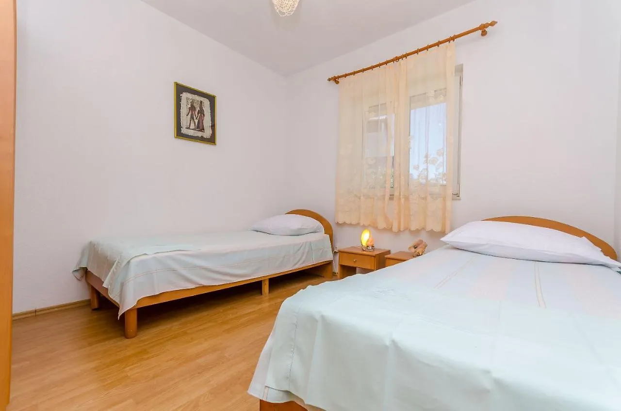 Apartments Stara Maslina Slatine Croatia
