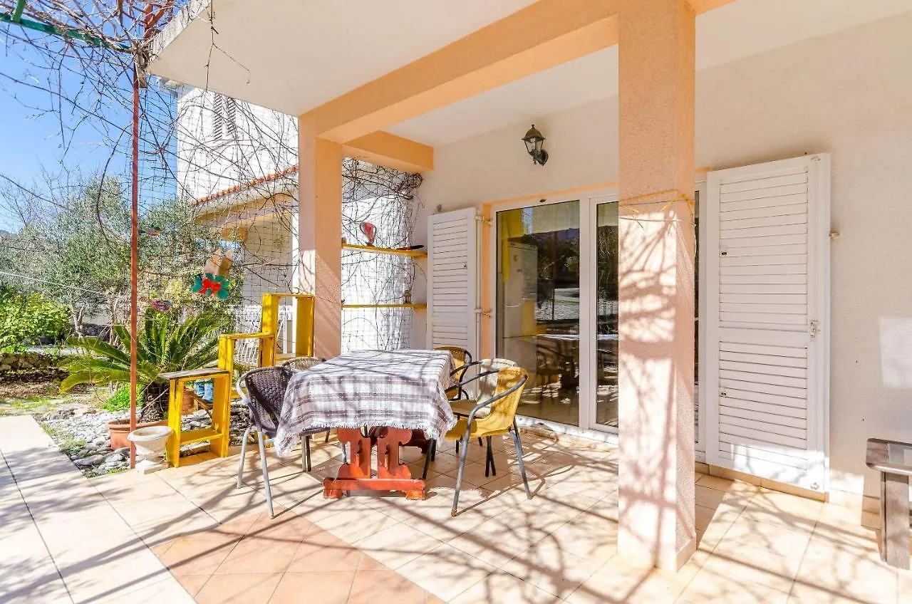Apartments Stara Maslina Slatine 0*,  Croatia