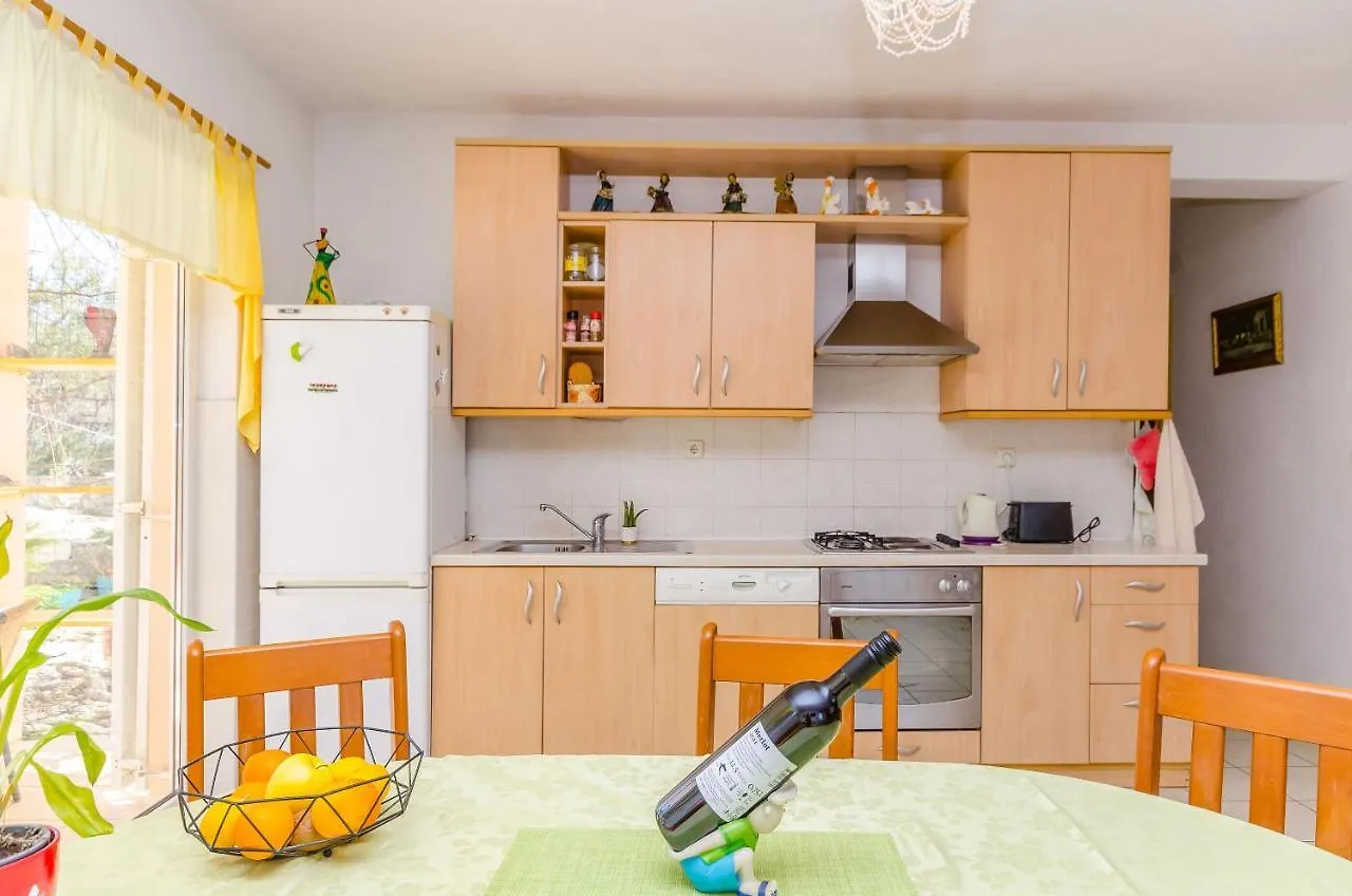 Apartments Stara Maslina Slatine