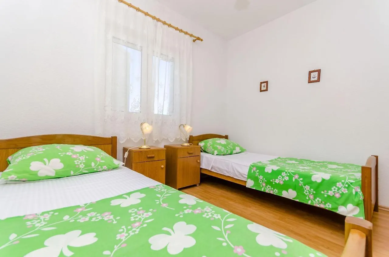 Apartments Stara Maslina Slatine 0*,