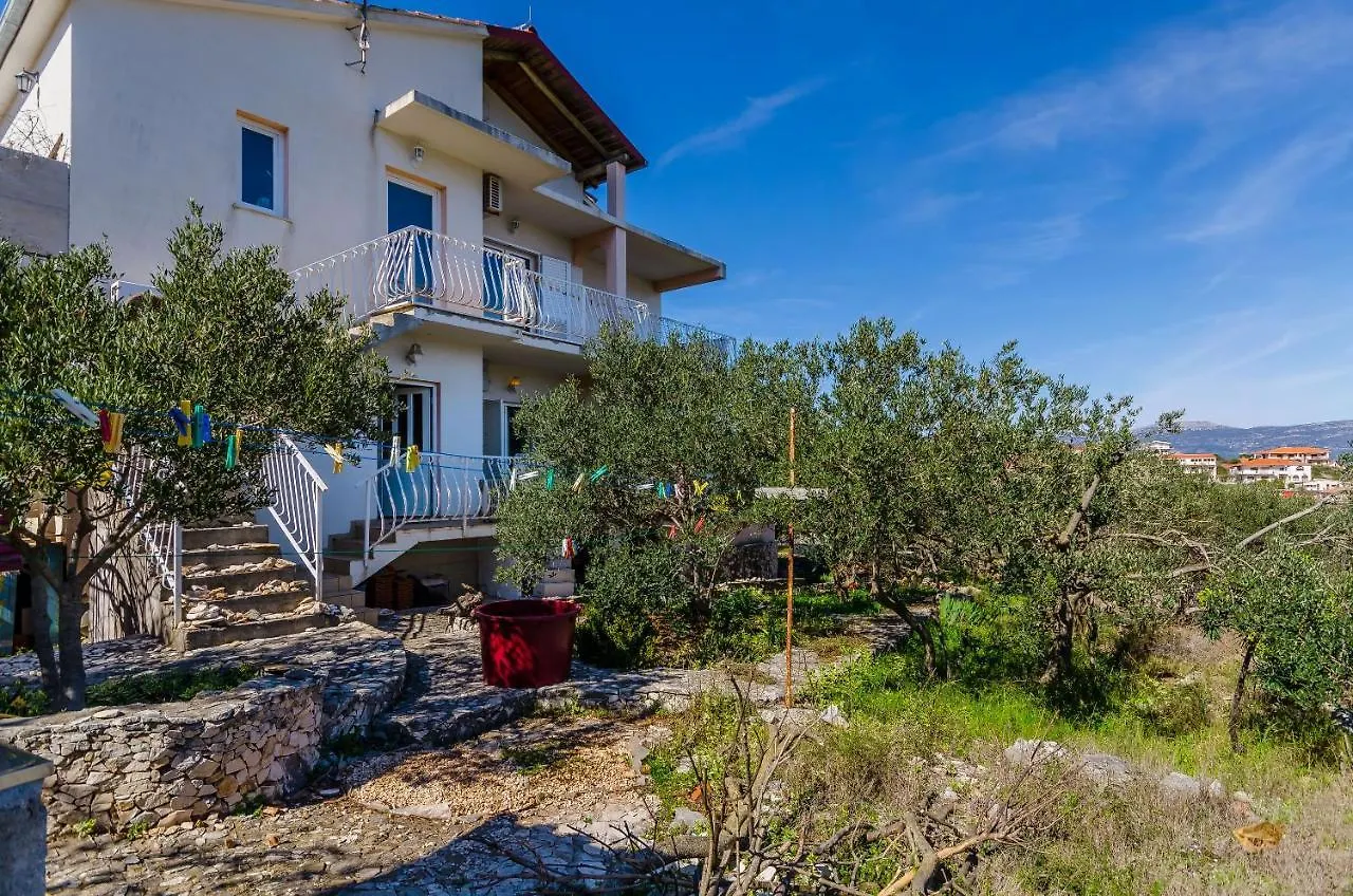 Apartments Stara Maslina Slatine